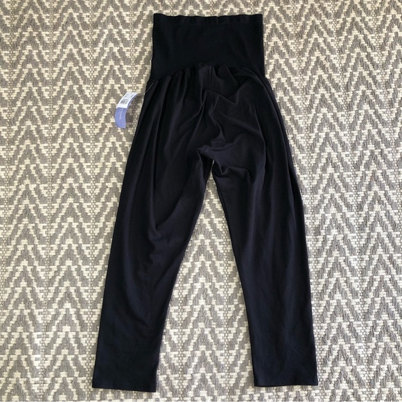 Motherhood Maternity essential stretch secret fit belly maternity crop leggings - Picture 8 of 10